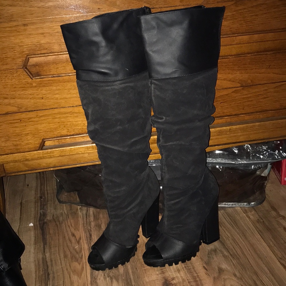 Suede/faux leather peep toe boots